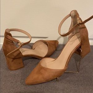 Pointy Closed Toe Sandal